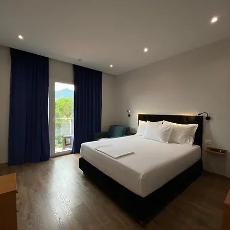 Merly Hotel 3*